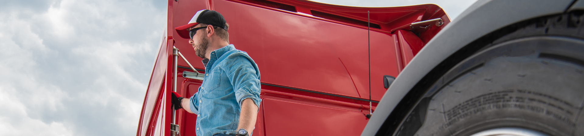 Lion Truck SA hero banner